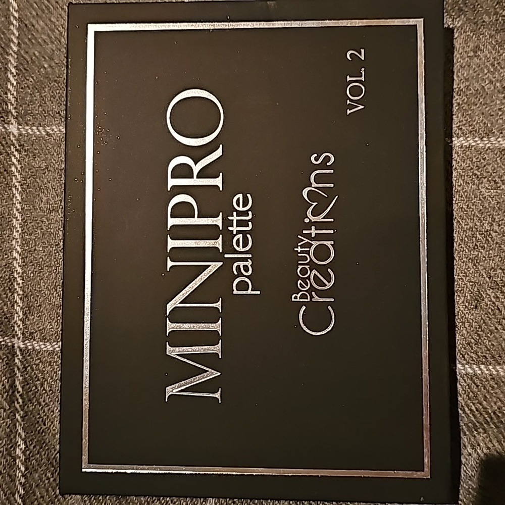 Beauty Creations MiniPro eyeshadow palatte vol.2  NEW